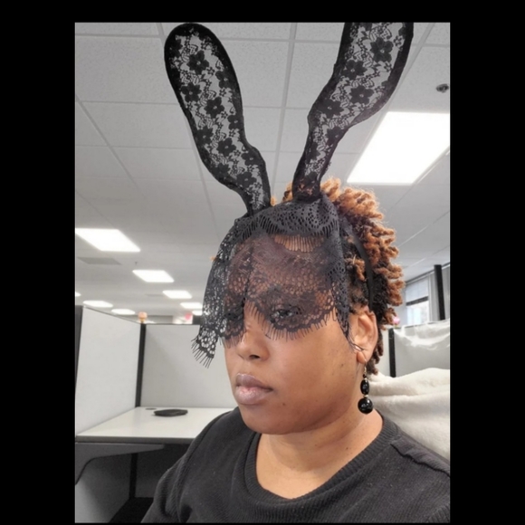 Black Headband Bunny w Lace Halloween - Picture 3 of 3